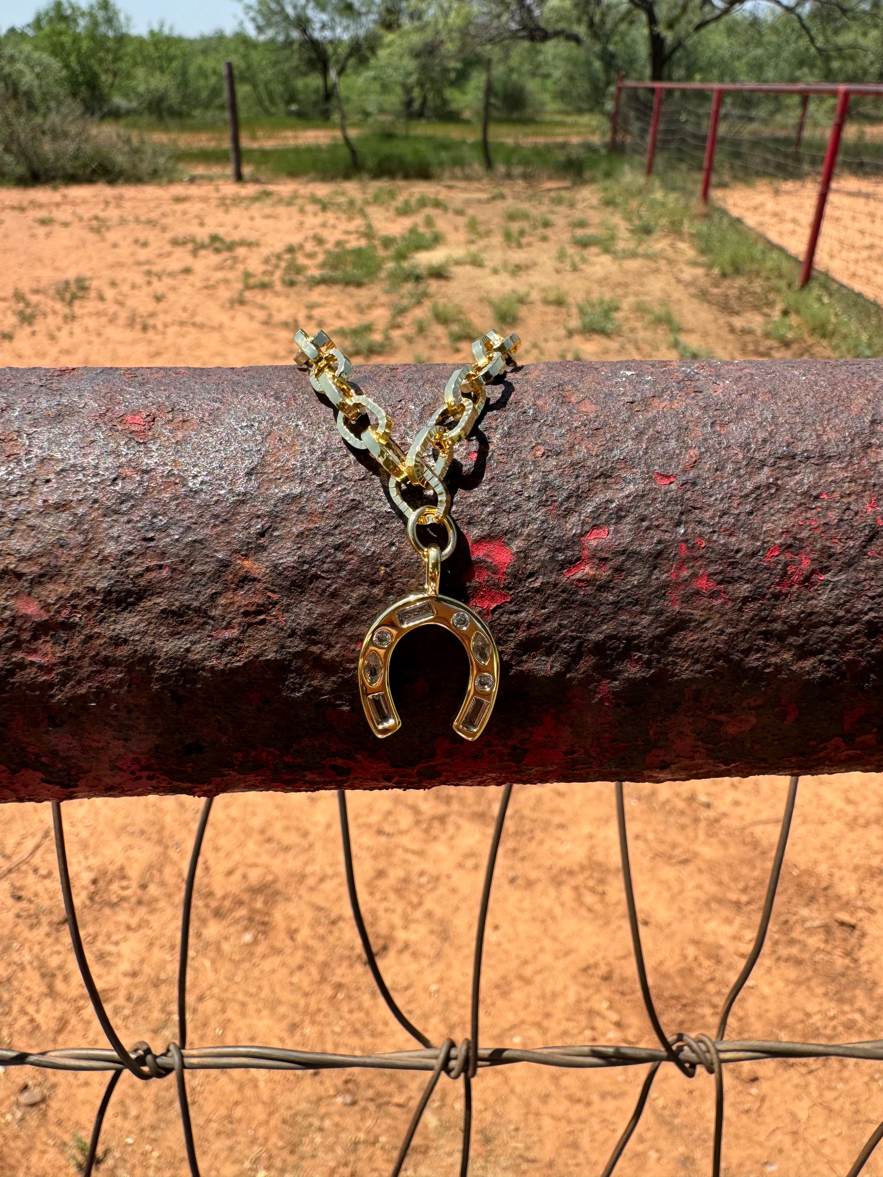 Chain Link Gem Horseshoe Bracelet